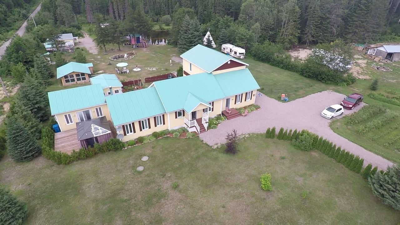 Gîte de la Montagne Enchantée Metabetchouan Exterior foto